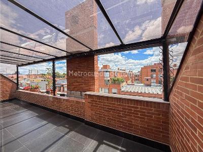 Apartamento de 3 alcobas en venta en San Patricio, Bogotá, 218 m² · foto 8 de 13
