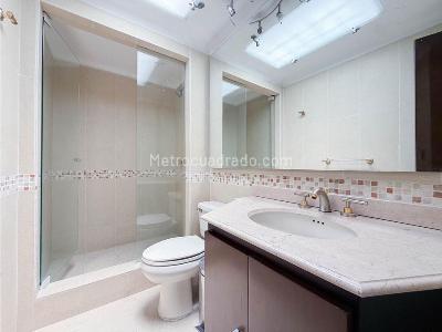 Apartamento de 3 alcobas en venta en San Patricio, Bogotá, 218 m² · foto 13 de 13