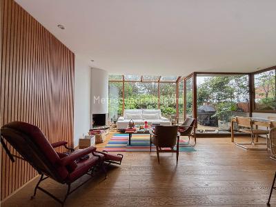 Apartamento de 2 alcobas en venta en Los Rosales, Bogotá, 200 m² · foto 2 de 15