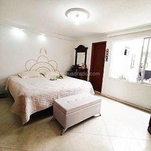Casa de 4 alcobas en venta en Belen, Medellín, 255 m² · foto 8 de 11