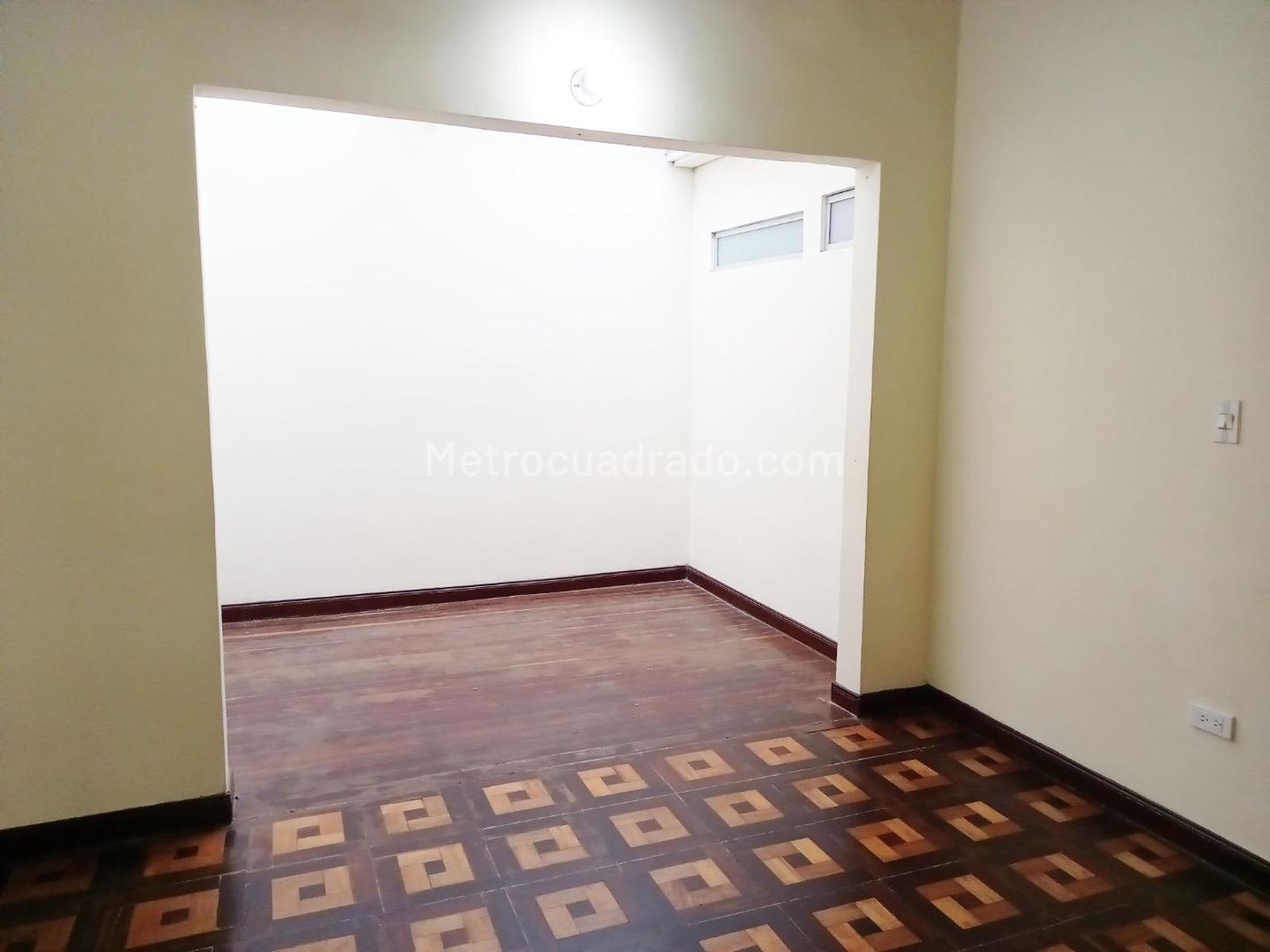 Casa de 5 habitaciones en venta en Laureles, Medellín — imagen 1 de 20
