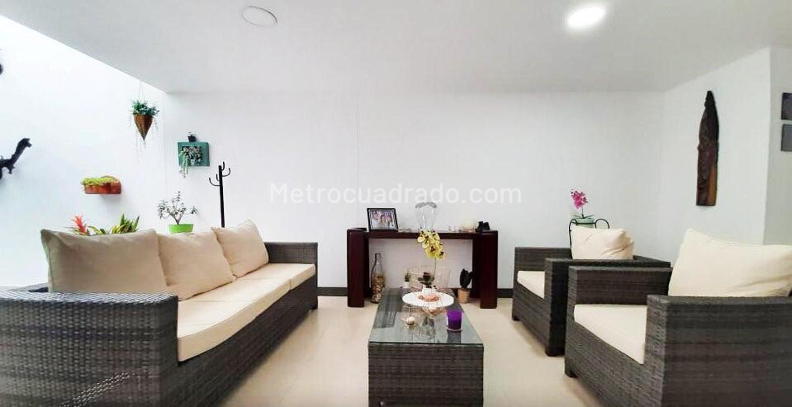 Casa de 3 habitaciones en venta en Belen, Medellín — imagen 1 de 19