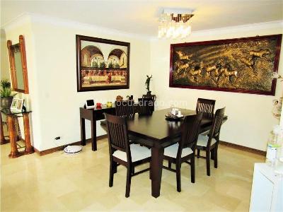 Apartamento de 3 alcobas en venta en Laureles, Medellín, 152 m² · foto 3 de 18