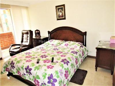 Apartamento de 3 alcobas en venta en Laureles, Medellín, 152 m² · foto 8 de 18