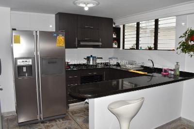 Apartamento en venta en Laureles, Medellín · foto 5 de 17