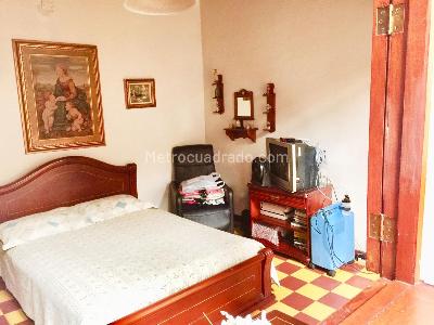 Casa de 5 alcobas en venta en La America, Medellín, 250 m² · foto 13 de 16
