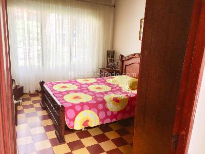 Casa de 5 alcobas en venta en La America, Medellín, 250 m² · foto 14 de 16
