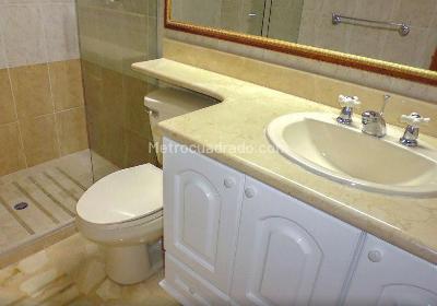 Apartamento de 3 alcobas en venta en Laureles, Medellín, 157 m² · foto 16 de 17