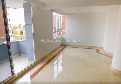 Apartamento de 3 alcobas en venta en Laureles, Medellín, 157 m² · foto 2 de 17