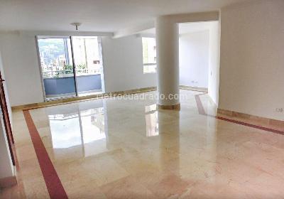 Apartamento de 3 alcobas en venta en Laureles, Medellín, 157 m² · foto 5 de 17