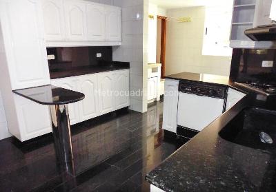 Apartamento de 3 alcobas en venta en Laureles, Medellín, 157 m² · foto 7 de 17
