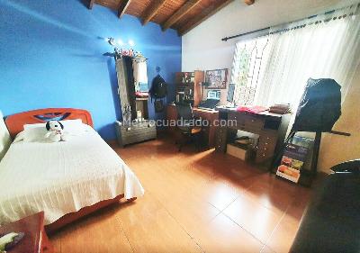Casa de 5 alcobas en venta en Laureles, Medellín, 250 m² · foto 11 de 18