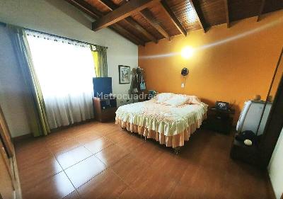 Casa de 5 alcobas en venta en Laureles, Medellín, 250 m² · foto 13 de 18