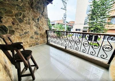 Casa de 5 alcobas en venta en Laureles, Medellín, 250 m² · foto 17 de 18