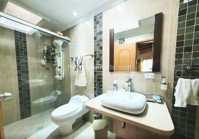 Casa de 5 alcobas en venta en Laureles, Medellín, 250 m² · foto 18 de 18