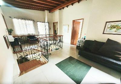 Casa de 5 alcobas en venta en Laureles, Medellín, 250 m² · foto 2 de 18