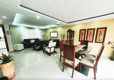 Casa de 5 alcobas en venta en Laureles, Medellín, 250 m² · foto 5 de 18