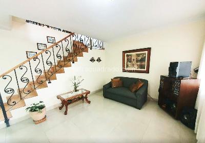 Casa de 5 alcobas en venta en Laureles, Medellín, 250 m² · foto 6 de 18