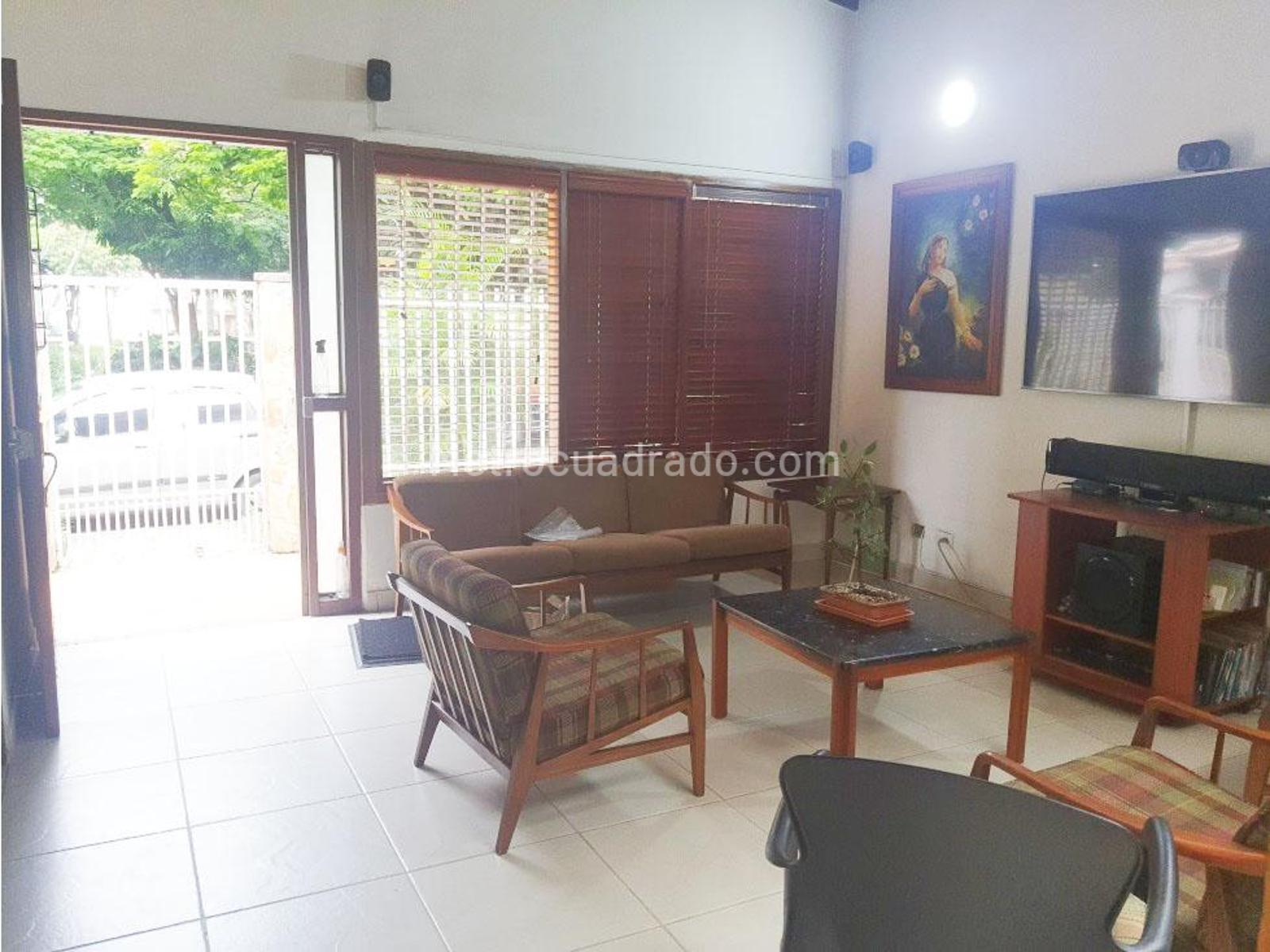 Casa de 5 habitaciones en venta en Belen, Medellín — imagen 1 de 17