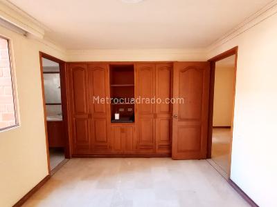 Apartamento de 3 alcobas en venta en Laureles, Medellín, 140 m² · foto 10 de 20