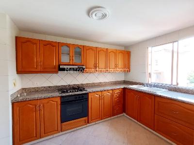 Apartamento de 3 alcobas en venta en Laureles, Medellín, 140 m² · foto 7 de 20