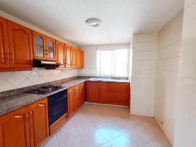 Apartamento de 3 alcobas en venta en Laureles, Medellín, 140 m² · foto 8 de 20