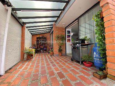 Casa de 3 alcobas en venta en Belen, Medellín, 180 m² · foto 11 de 13