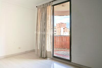 Apartamento de 3 alcobas en venta en Laureles, Medellín, 160 m² · foto 16 de 17