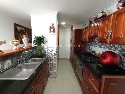 Apartamento de 4 alcobas en venta en Laureles, Medellín, 140 m² · foto 5 de 15