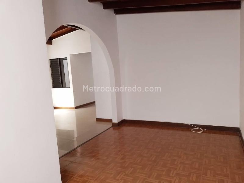 Independent 4BR House for Rent in Laureles - 6