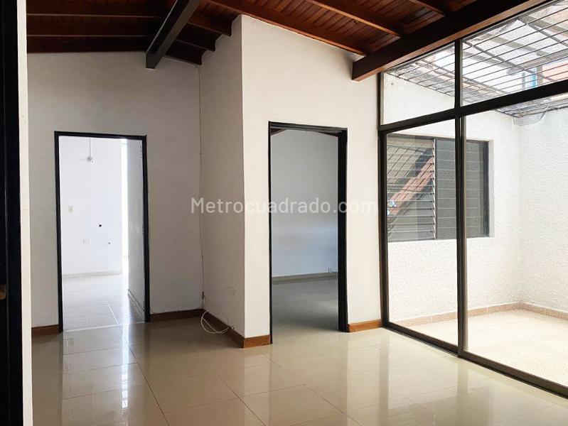 Independent 4BR House for Rent in Laureles - 8