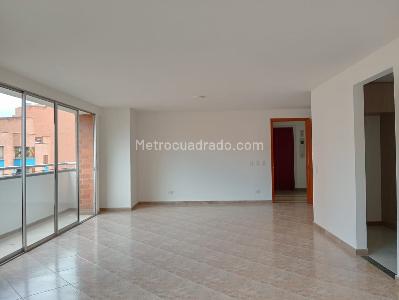 Apartamento en arriendo en Laureles, Medellín · foto 3 de 19