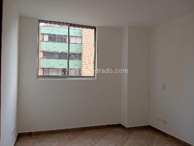 Apartamento en arriendo en Laureles, Medellín · foto 10 de 19