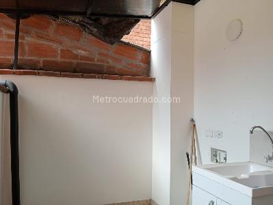 Apartamento en arriendo en Laureles, Medellín · foto 18 de 19