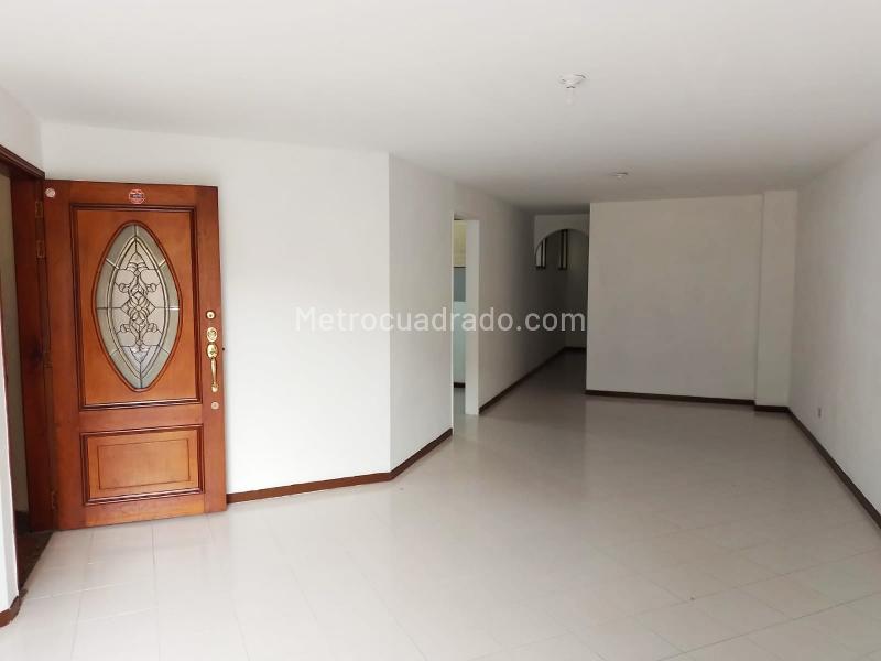Spacious 3BR Apartment in Laureles - 3