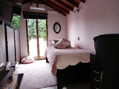 Casa de 3 alcobas en venta en Belen, Medellín, 170 m² · foto 10 de 13