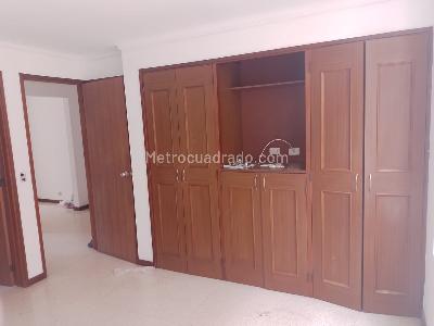 Apartamento de 3 alcobas en venta en Laureles, Medellín, 154 m² · foto 13 de 16