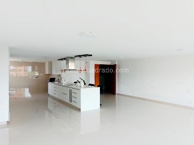 Apartamento en venta en Laureles, Medellín · foto 3 de 18