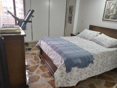 Apartamento de 3 alcobas en venta en Laureles, Medellín, 120 m² · foto 16 de 19