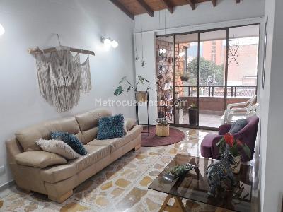Apartamento de 3 alcobas en venta en Laureles, Medellín, 120 m² · foto 2 de 19