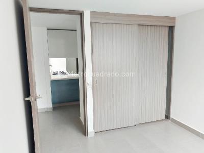 Apartamento de 3 alcobas en venta en Laureles, Medellín, 104 m² · foto 10 de 13