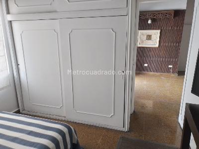 Casa de 5 alcobas en venta en Laureles, Medellín, 252 m² · foto 13 de 19