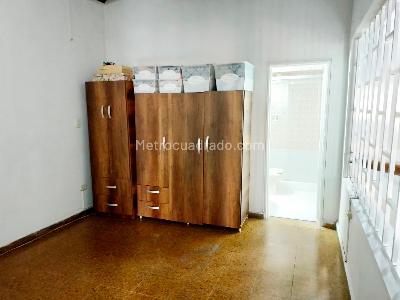 Casa de 5 alcobas en venta en Laureles, Medellín, 252 m² · foto 15 de 19