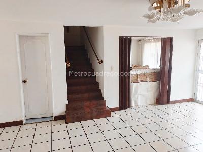 Casa de 5 alcobas en venta en Laureles, Medellín, 252 m² · foto 3 de 19