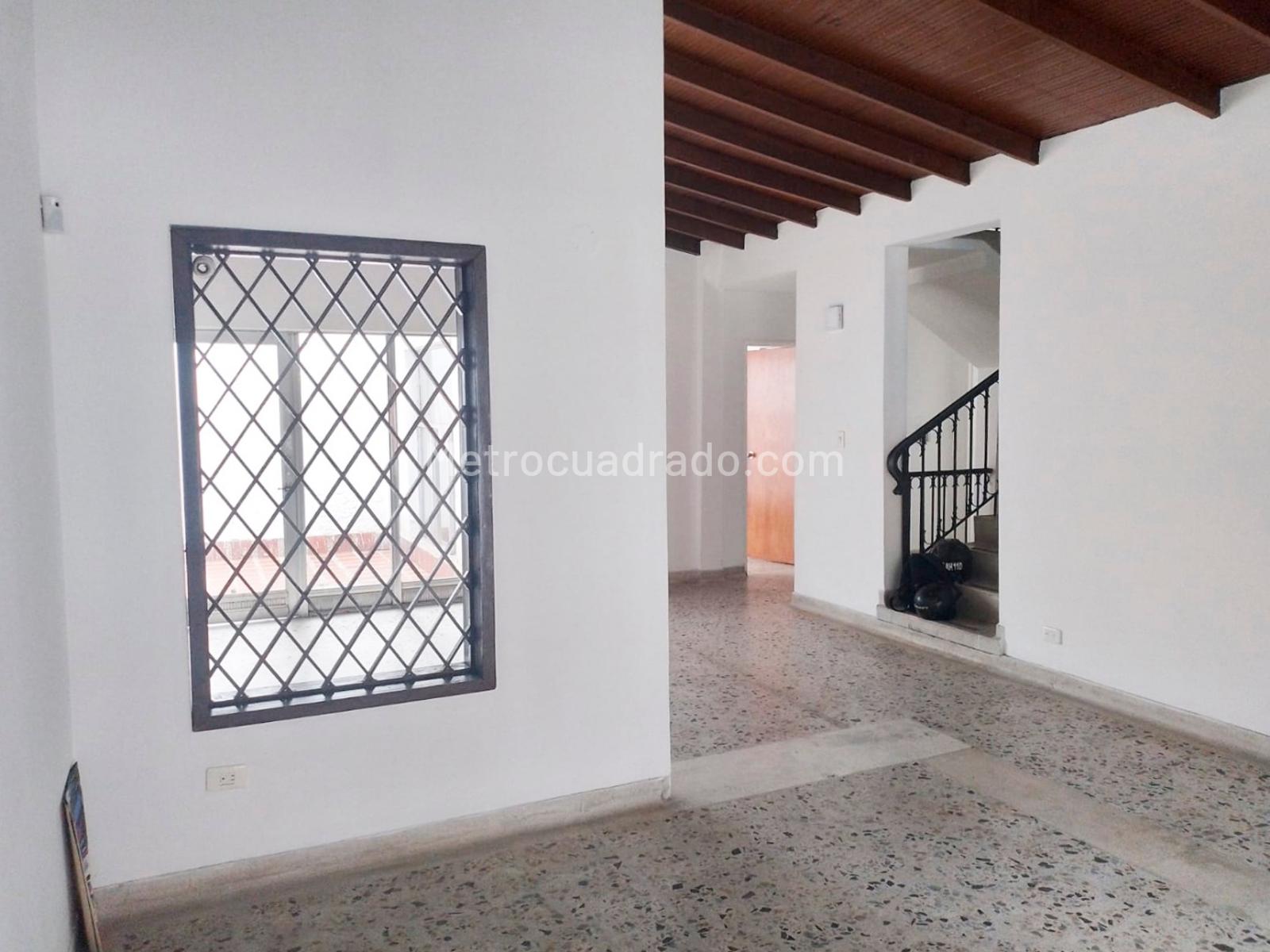Casa de 4 habitaciones en venta en Laureles, Medellín — imagen 1 de 19