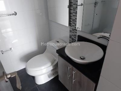 Apartamento de 3 alcobas en venta en Laureles, Medellín, 106 m² · foto 15 de 17