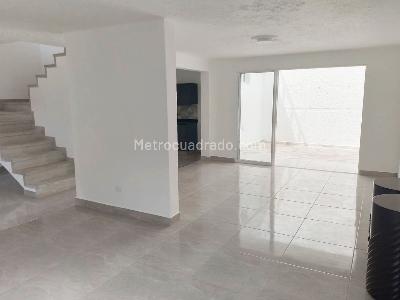 Casa de 4 alcobas en venta en La America, Medellín, 223 m² · foto 2 de 17