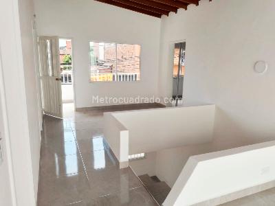 Casa de 4 alcobas en venta en La America, Medellín, 223 m² · foto 5 de 17