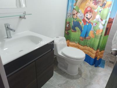 Casa de 5 alcobas en venta en Laureles, Medellín, 160 m² · foto 14 de 15