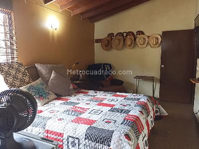 Casa de 4 alcobas en venta en Belen, Medellín, 350 m² · foto 8 de 16